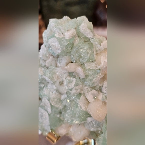 Green Apophyllite And Stillbite With A Dusting Of Sparkly Clear Quartz- Gorgeous - Picture 15 of 16